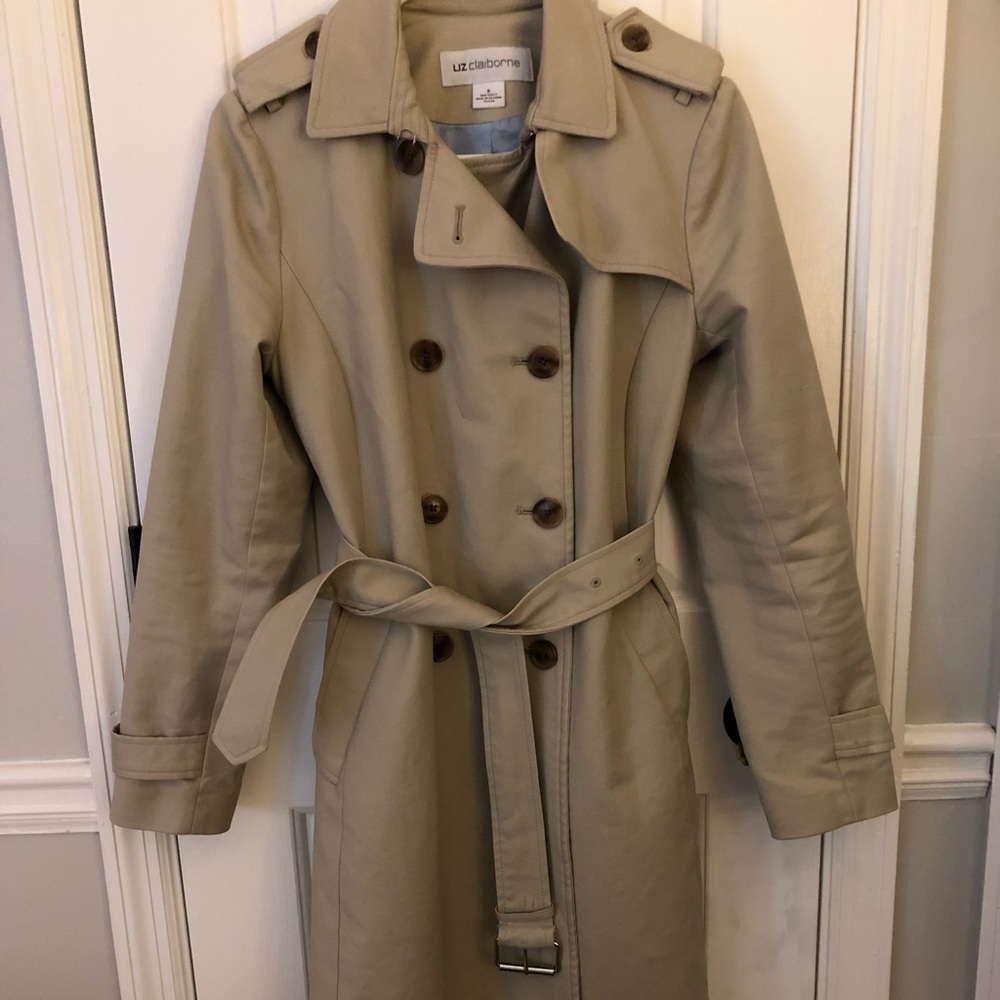 Liz Caliborne Trench Coat in Tan
